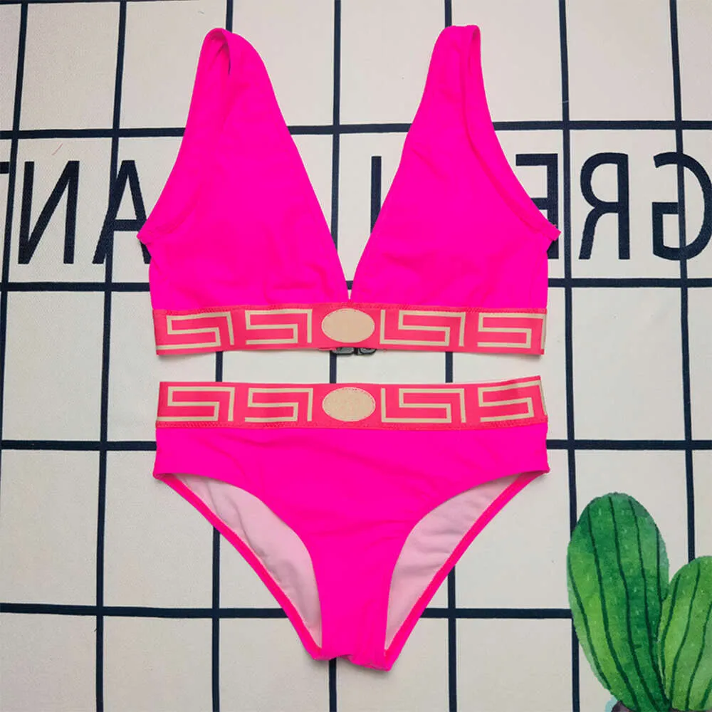Designer Womens Two-Piece Bikini med Alphabet Summer Beach Swimsuit One-Piece Woman Badkläder GGITYS ER1Z