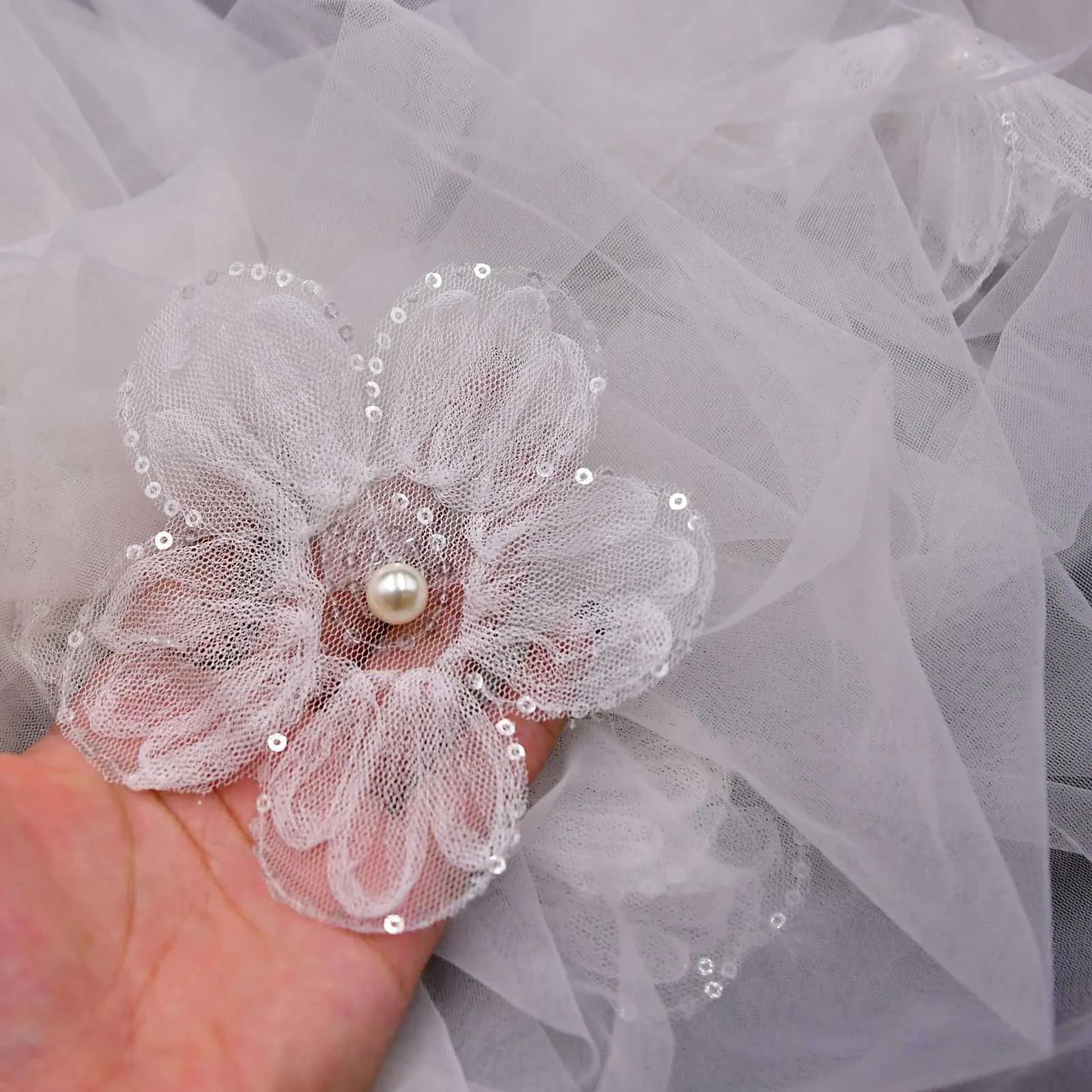 Hair Jewelry V202 Long Bridal Veils for a Fairy Tale Look Romantic Cathedral Length Veil with 3D Flower Beads Wedding_voghion.com