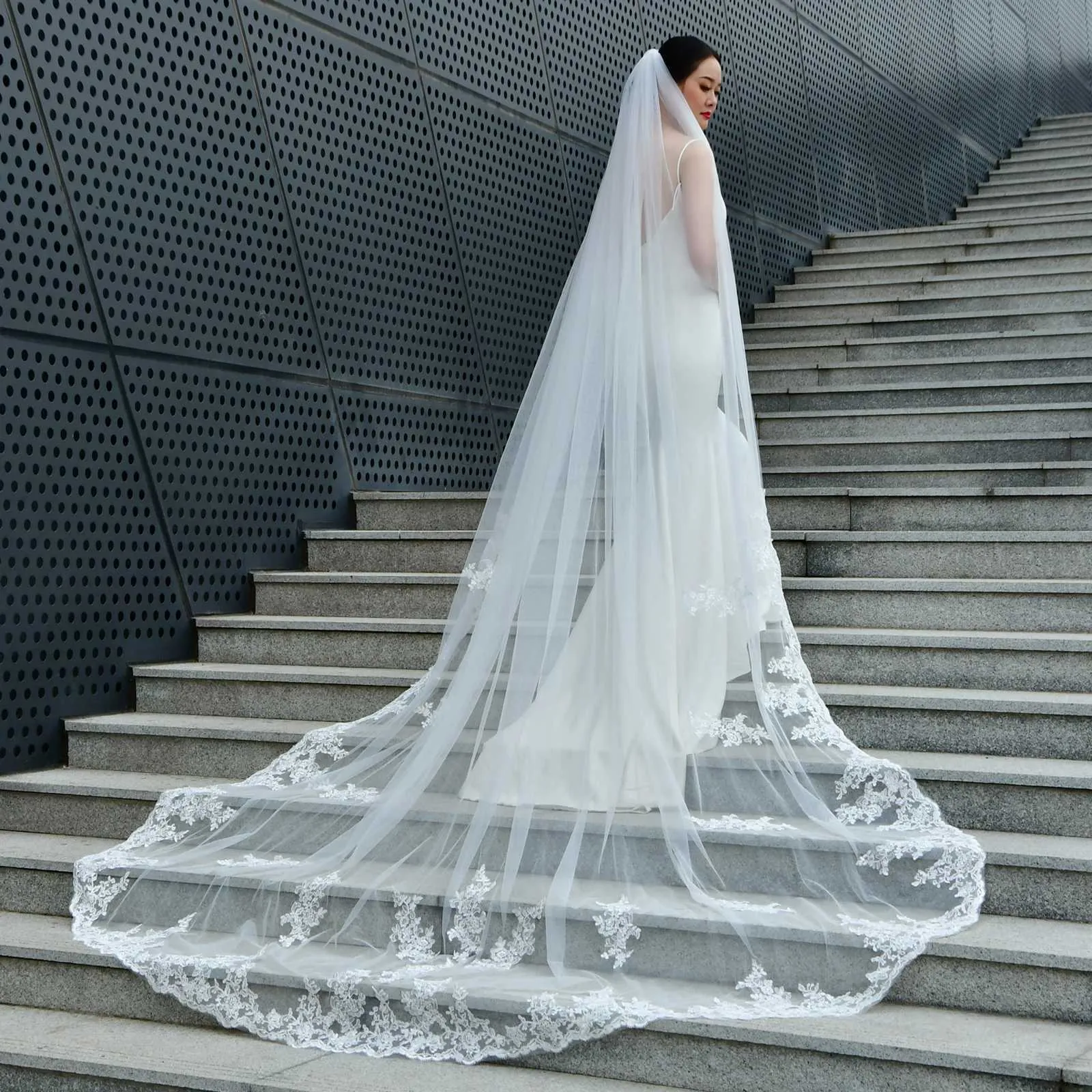 Bijoux de cheveux V67 voiles longs Style cathédrale dentelle brodée patch voile de mariage 1 niveau accessoires de robe de mariée pour_voghion.com