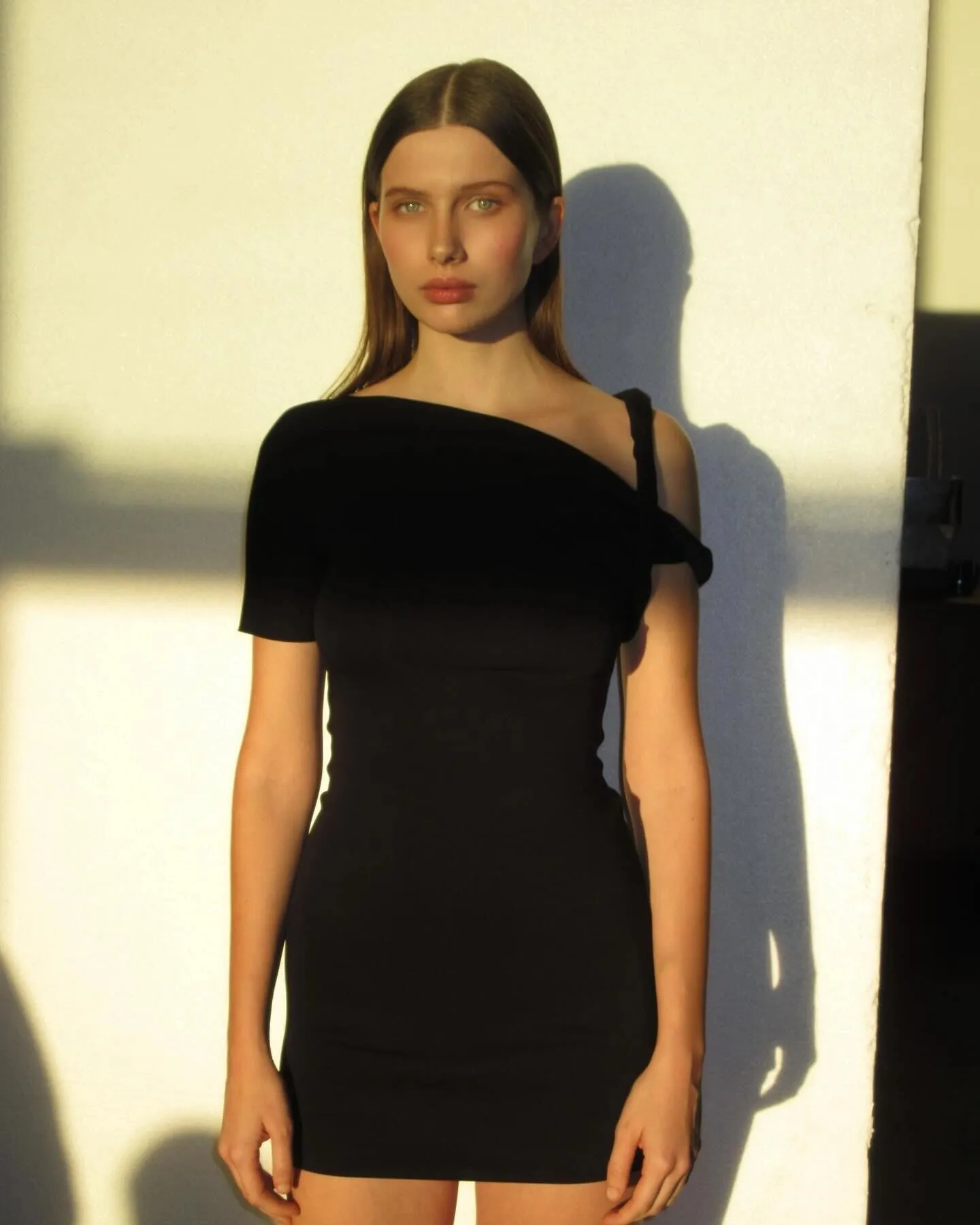 Kylie Style Casual Cotton Mini Dress with Asymmetric Twisted Off-Shoulder  and Elastic Wrapped Hip from Dhgate Street Style Dresses - price 36.99
