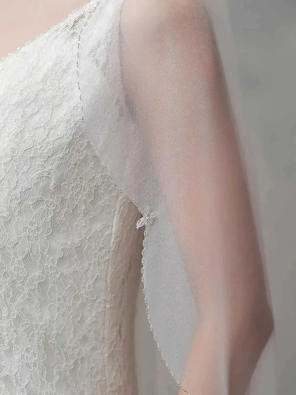 Haarschmuck v118 1T Perlen Braut Fingerspitze gewellter Rand Strass Kristall Hochzeit Schleier mit Kamm kurz elegant_voghion.com