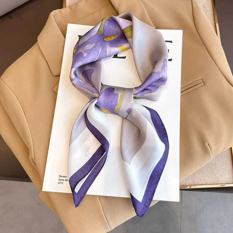 Écharpes nouveaux violets luxueux à imprimé floral écharpe carrée carrée femme satin douceur les mains de sacs rubbons froids cordard couche-bande hijab t240508