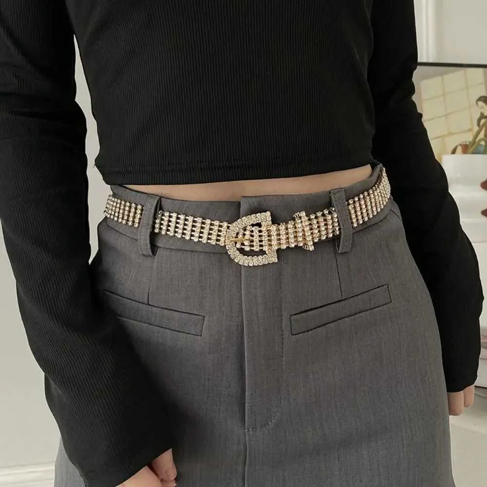 Ceinture de chaîne de taille ceinture de ventre avec chaîne de taille en cristal or entièrement assorti de la robe de robin décoration jeans pantalon girl coréen Q240511