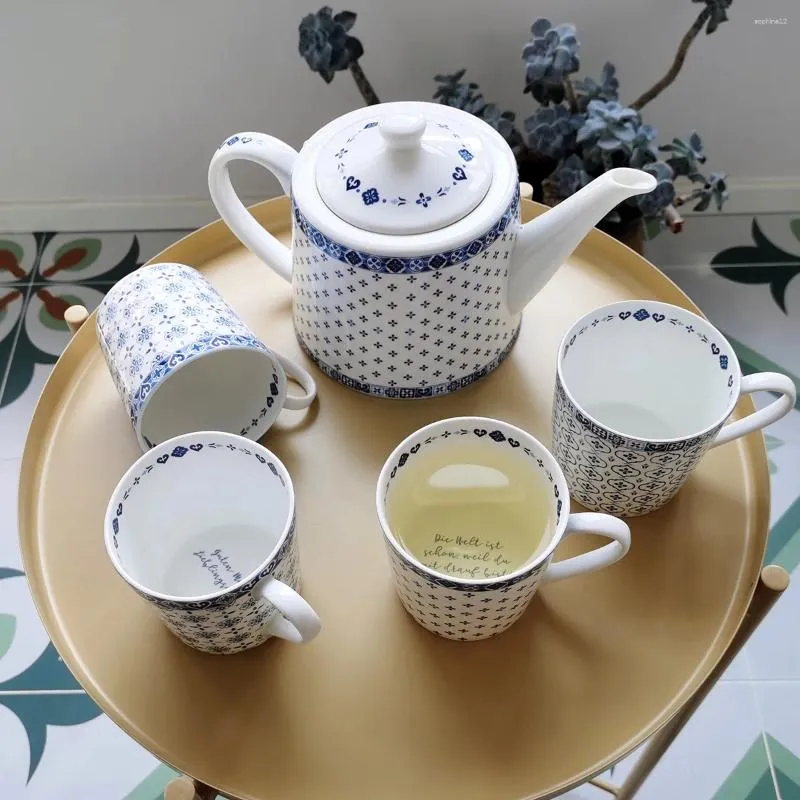 Teaware set Bone China Teapot Nordic Small Fresh Blue and White Fruit Afternoon Tea Coffee Pot Can Servera med koppar av mikrovågsugn