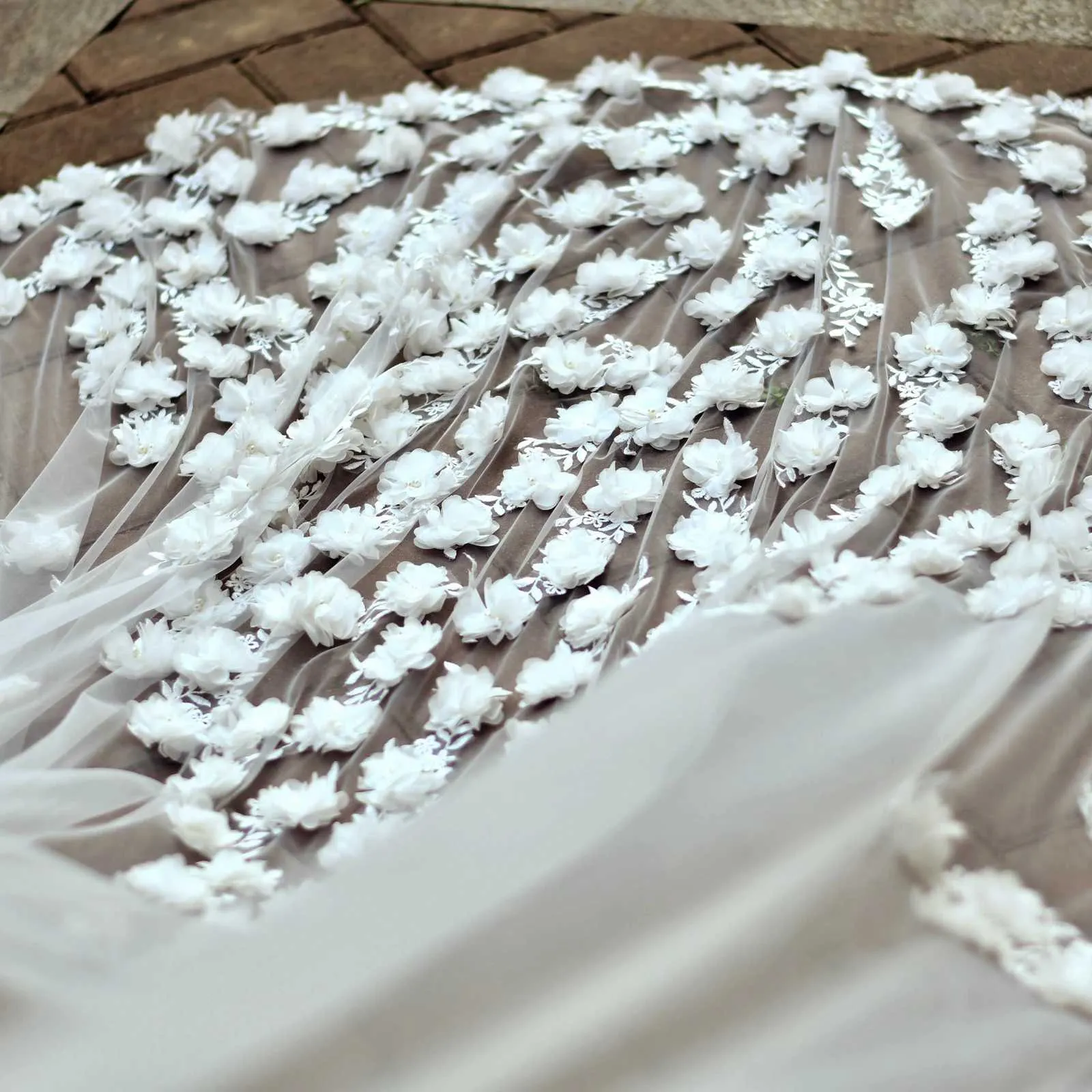 Hair Jewelry V123 Full Flowers Lace Beaded Wedding Veil Long Cathedral Style Soft Bridal Illusion with Comb Bride_ipsvogv.com