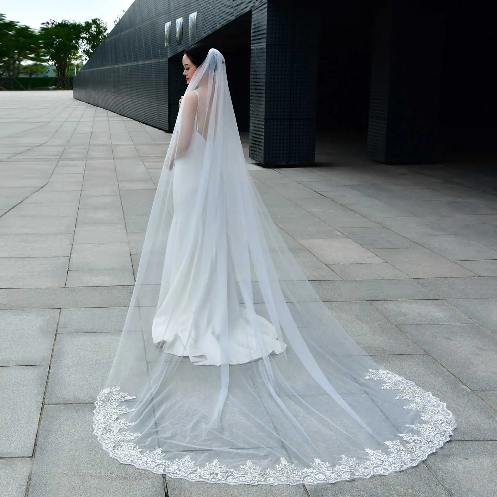 Vlasové šperky V70 Dlouhý závoj s krajkovým okrajem Aplikace Svatební závoj 1 úroveň Měkký tyl s hřebenem Svatební doplňky pro nevěstu_voghion.com