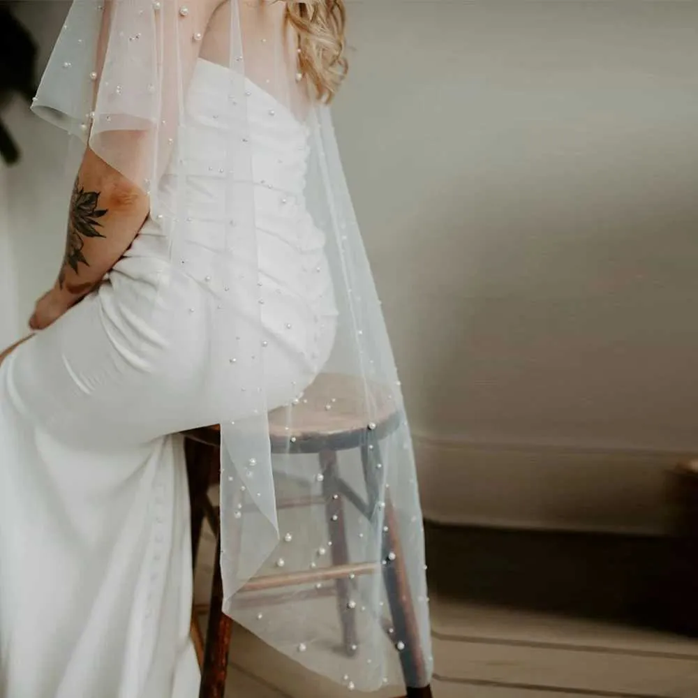 Svadobné šperky do vlasov, dámske pláštenky, krátke sako, perly, korálkové topy, svadobné pláštenky, závoj pre nevestu, bolero, elegantné ženy_voghion.com