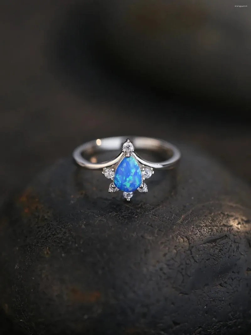 Cluster-Ringe gut aussehende Sterling 925 Silber Frauenring mit schillernden blauen Opal und Zirkon einfach eleganter Stil für tägliche oder Engagement