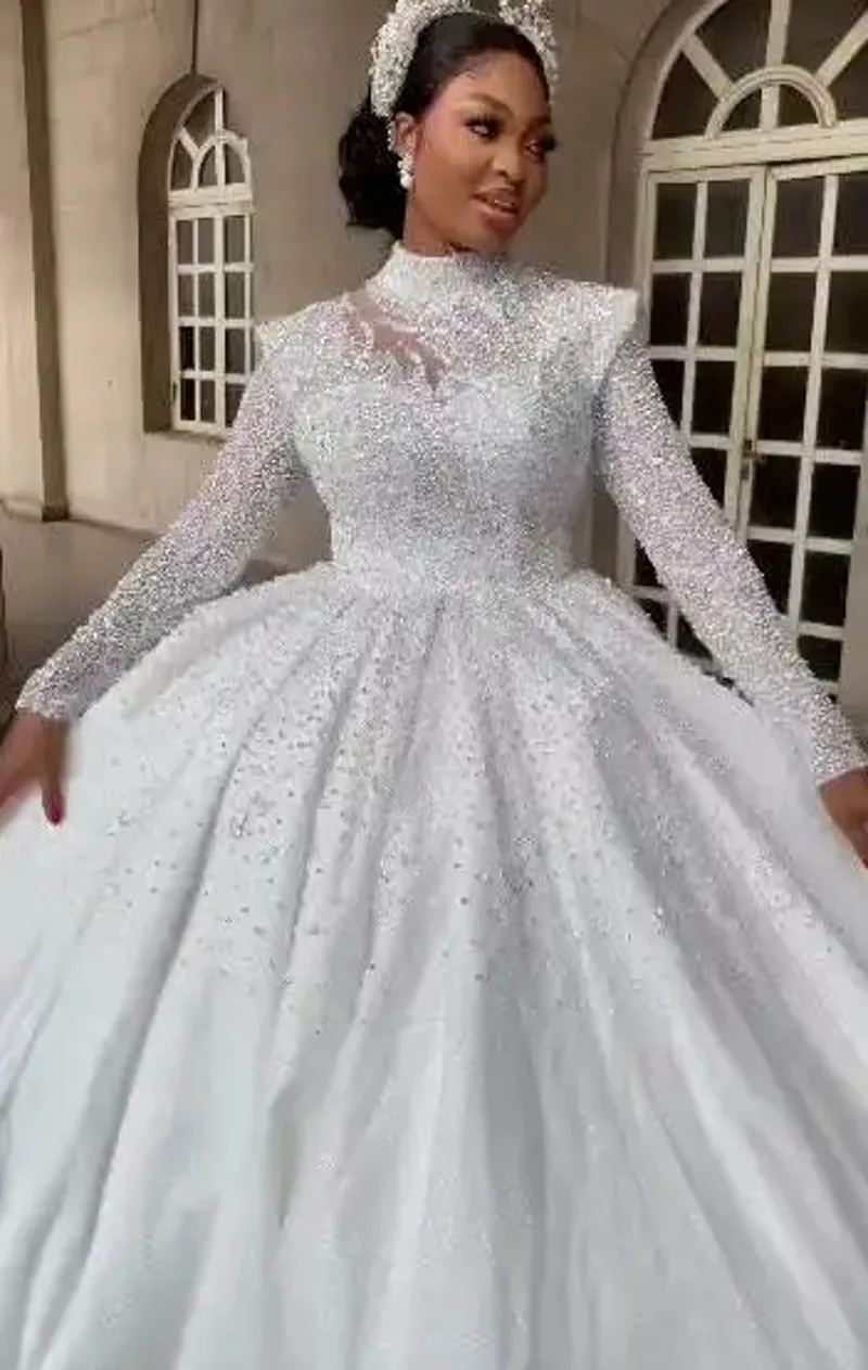 2024 Vestido de noiva de cetim africano Glitter Bading Mangas compridas vestido de bola de lantejoulas vestidos de noiva