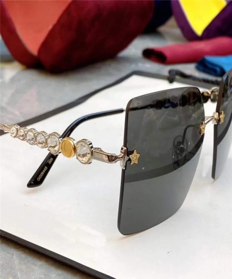 Super Shiny Crystal Glasses Women Luxury Diamond Star Sunglasses Sunglasses Gold Metal Eyewear Top Quality Designer Letters Laser Girl Sport 5646602