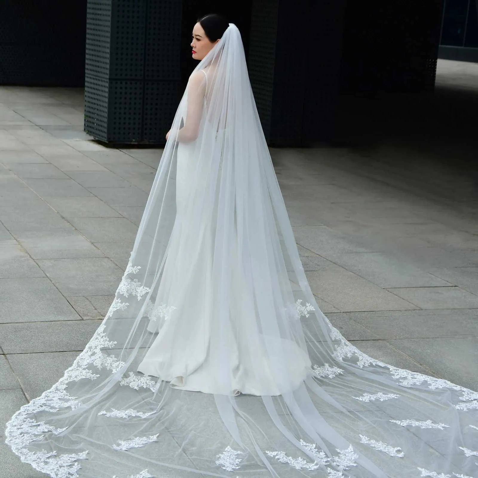 Bijoux de cheveux V67 voiles longs Style cathédrale dentelle brodée patch voile de mariage 1 niveau accessoires de robe de mariée pour_voghion.com