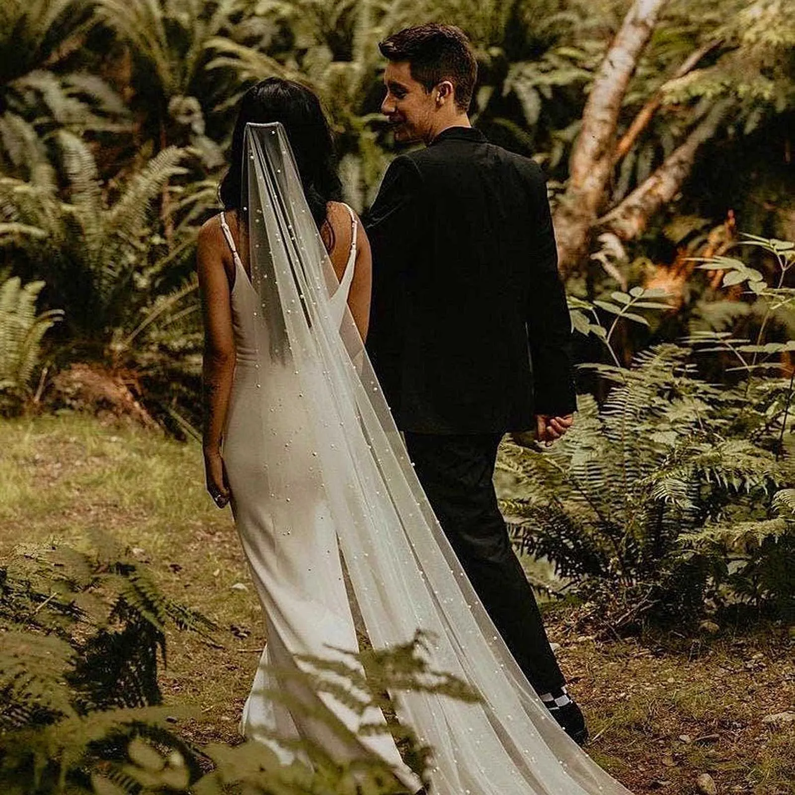 Hair Jewelry Elegant Pearls Veils Slick Flat Comb Wedding Veil Mixed Beading 1 Tier Cut Edge Long Veiled Women Bridal_voghion.com