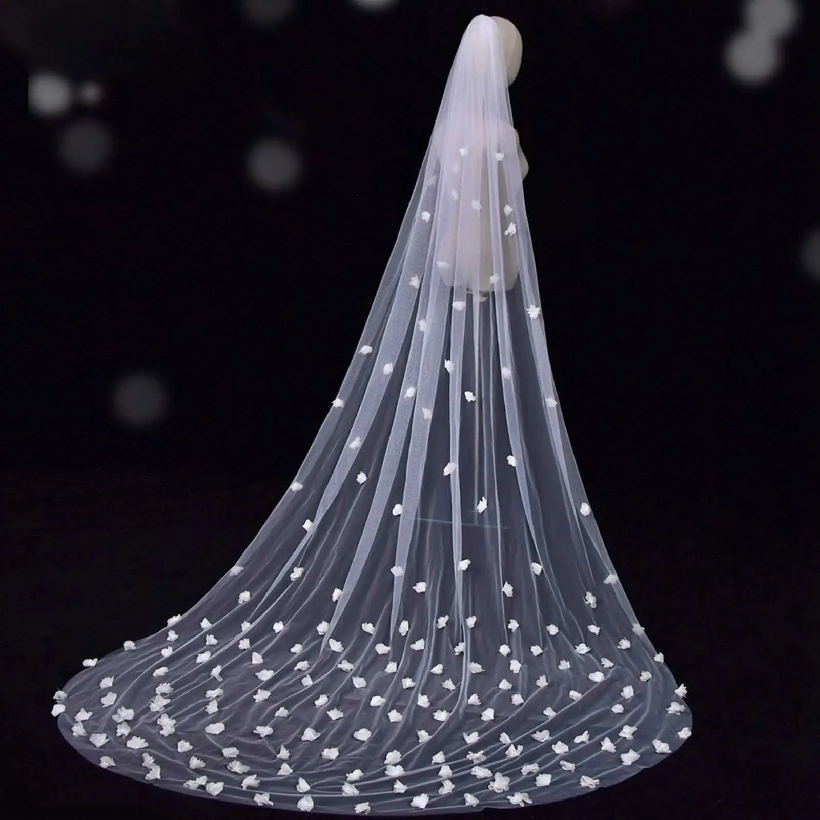 Gioielli per capelli V20s Un livello con fiori in tessuto Sparsi pizzo applique floreale Velo da sposa Fiore in organza 3D su sposa_voghion.com