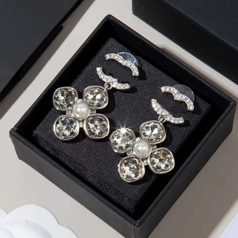 C-Letter Studs Kadın Tasarımcı Pirinç Bakır Küpeler Marka Takı 925 Gümüş Kaplama Küpe İnci Eardrop Moda Düğün Hediyeleri Aksesuar