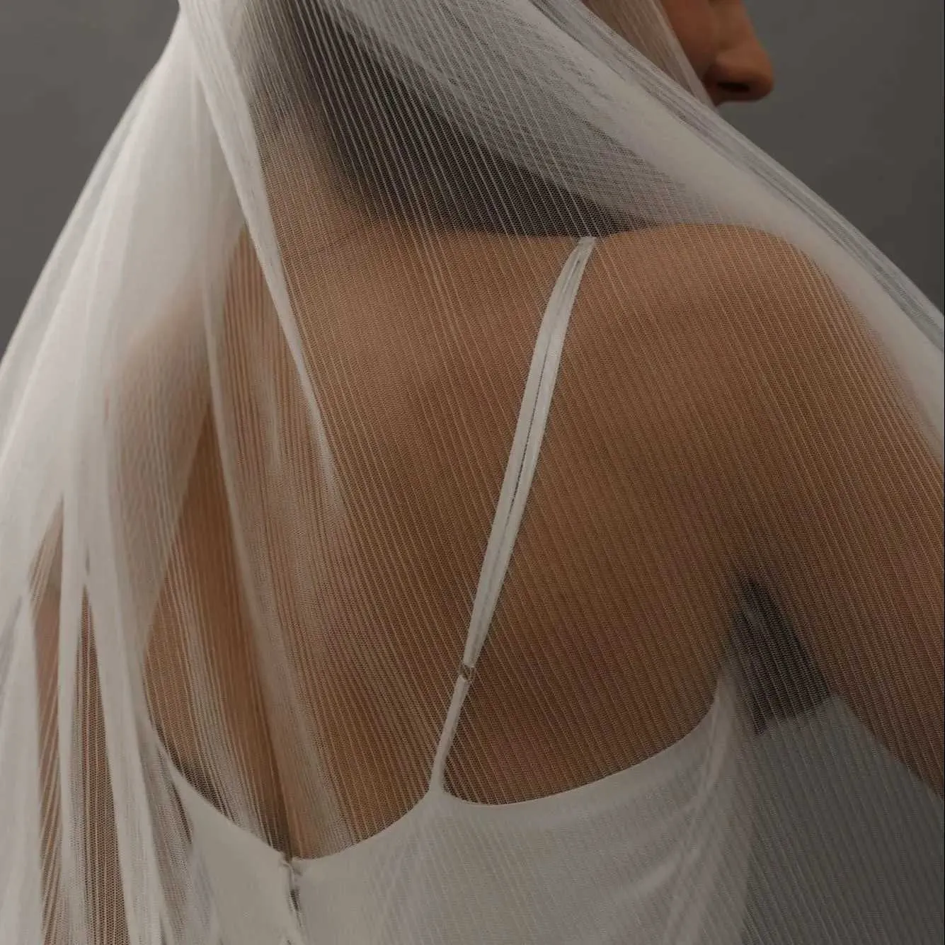 Bijoux de cheveux voiles de mariée romantiques 1 niveau voile en Organza transparent rigide avec peigne bord coupé accessoires de mariée de mariage_voghion.com