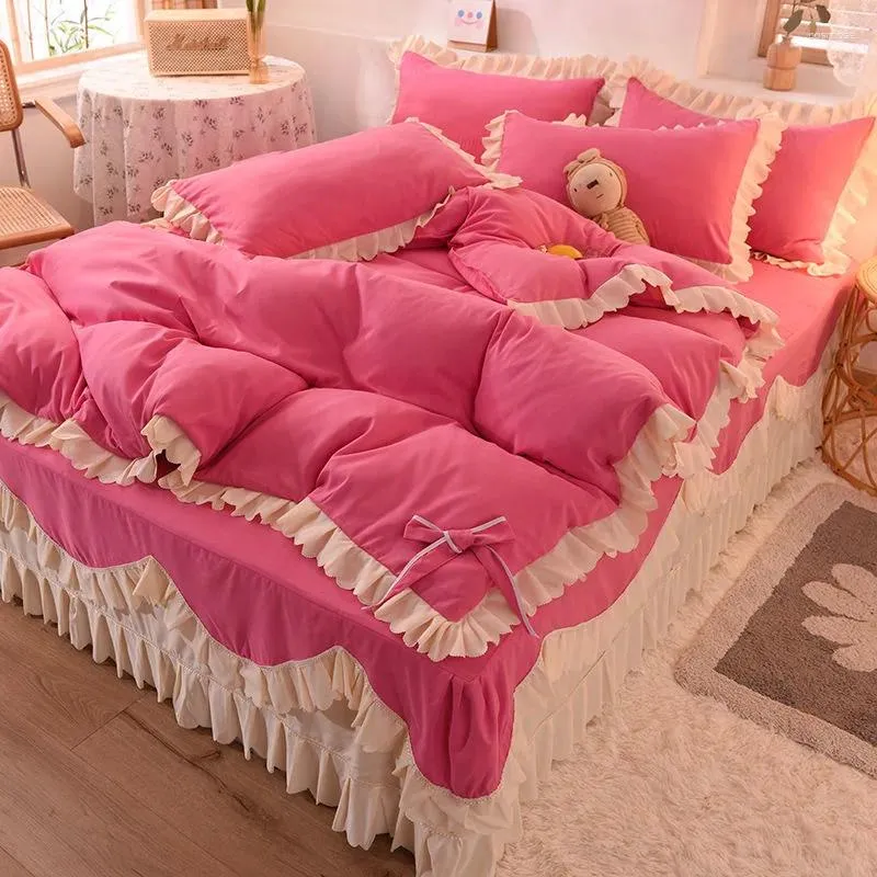 Sets de ropa de cama Corea de cuatro piezas Falda de cama de encaje de doble capa Cubierta nórdica de dos personas Algodón Princesa Estilo