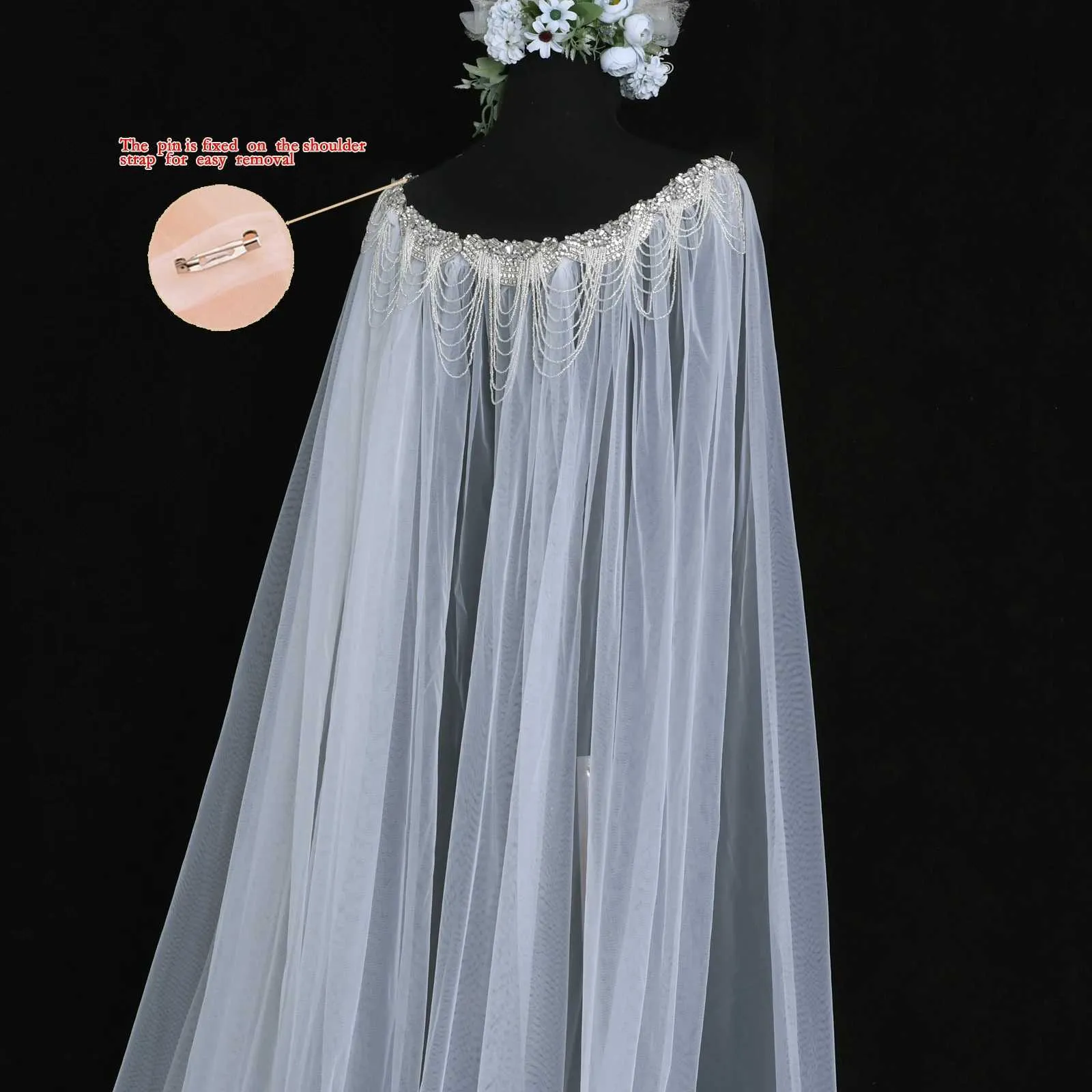 Cappa da sposa perlinata con strass e velo per abito da cerimonia_voghion.com