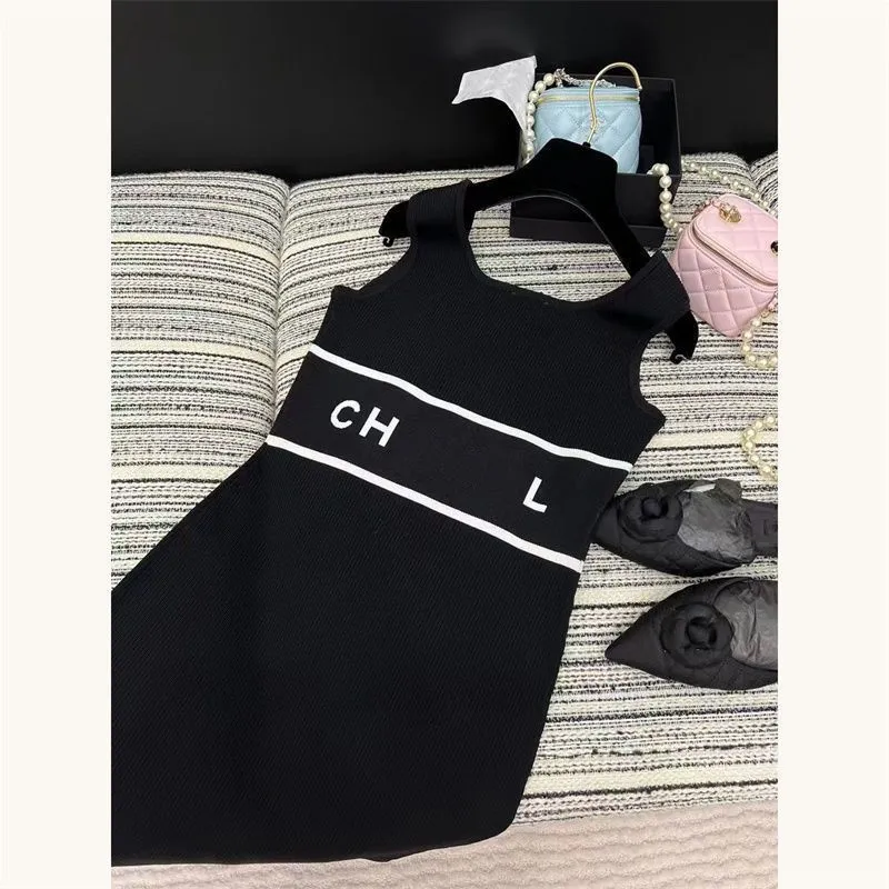 Kanał projektantów damskich liter Druk sukienki mody Madam Casual Rleevevele Bezdlane spódnice retro bluzka