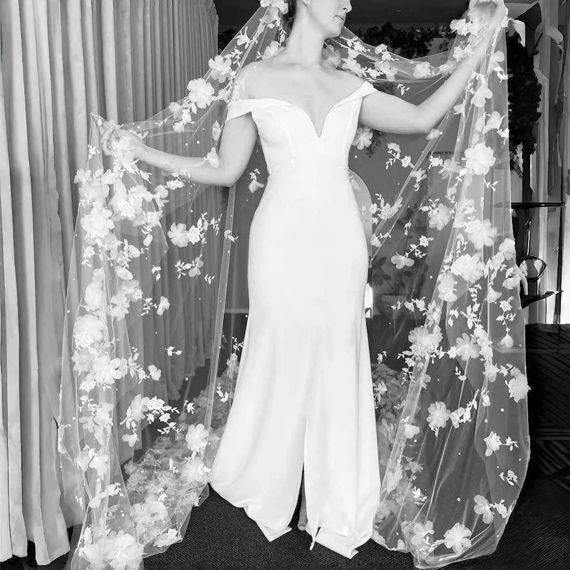 Hair Jewelry Super Pearls Beaded Wedding Veil 3D Flowers Long Cathedral Soft Bridal Illusion with Comb Bride Accessories_ipsvogv.com