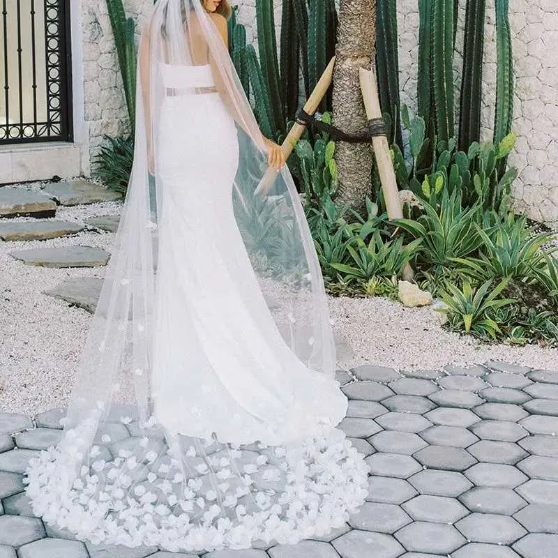 Wedding Veil With 3d Organza Flowers And Comb For Bridal Hair_voghion.com