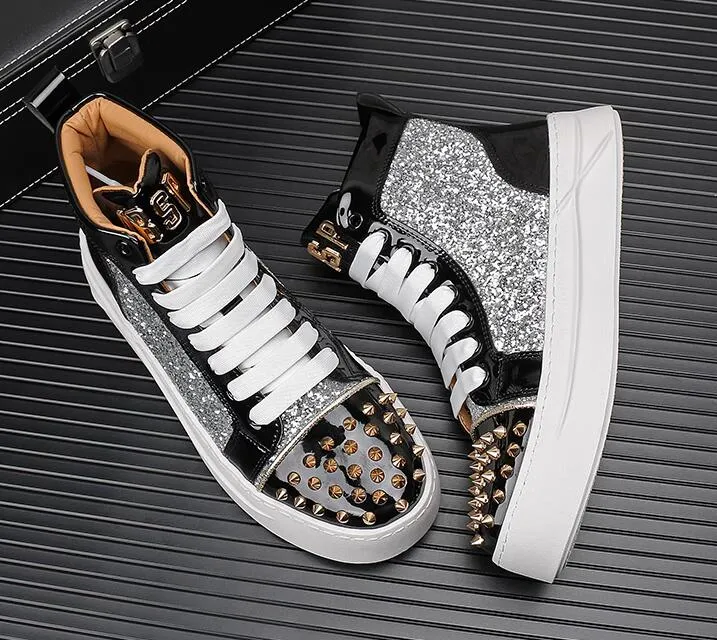 Designer Rivets Glitter Rock Punk Party Chaussures Men Silver Sweaker Business Fashion Casual Confortable Breatte Clubs Clubs Chaussures Low Top Skateboard Daily