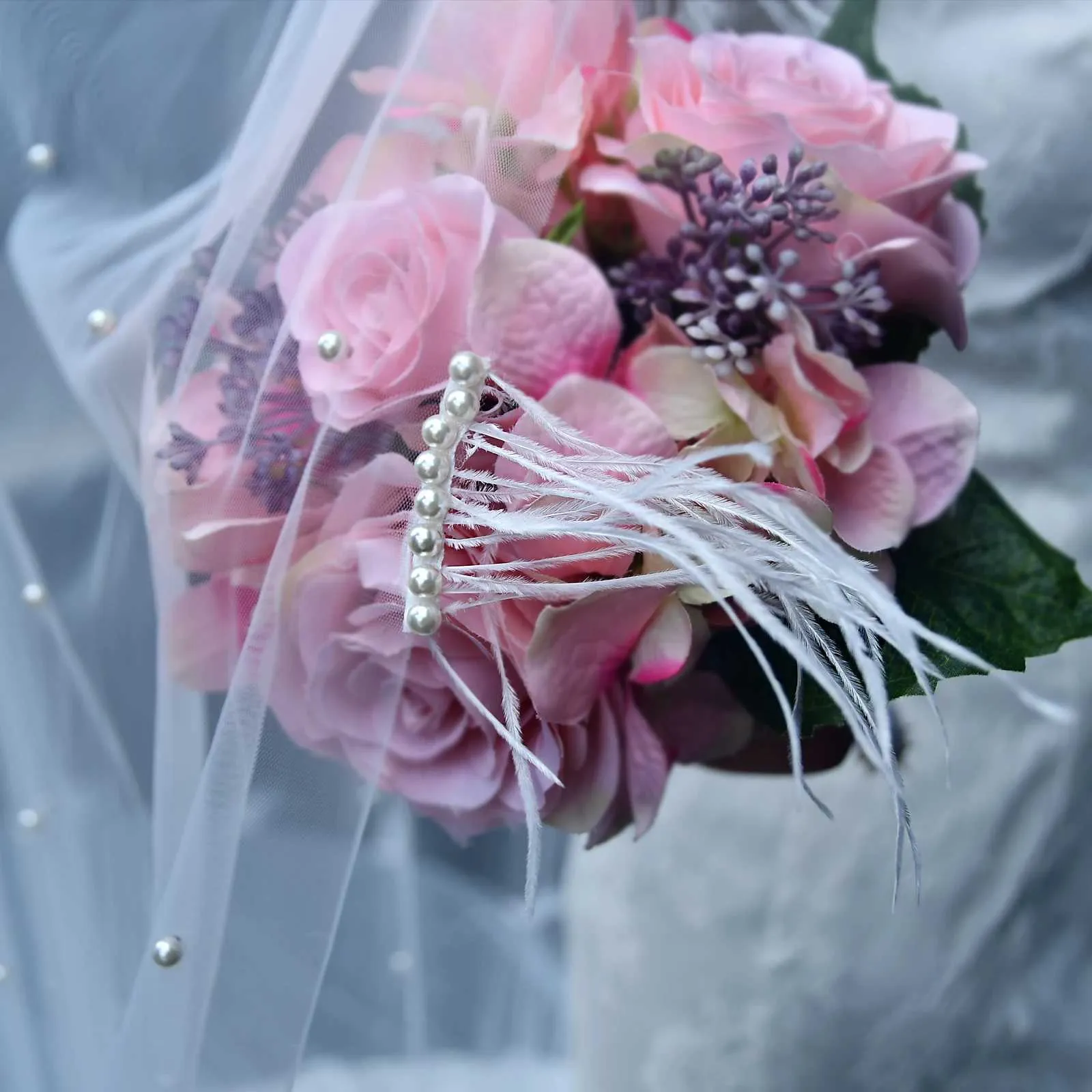 Bridal Veil Cathedral 1 Tier With Feather Beading For Wedding_voghion.com