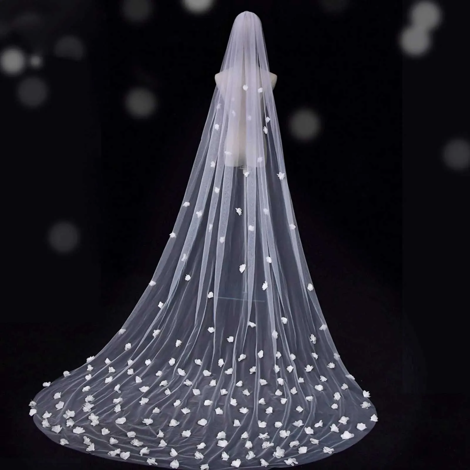 Gioielli per capelli V20s Un livello con fiori in tessuto Sparsi pizzo applique floreale Velo da sposa Fiore in organza 3D su sposa_voghion.com