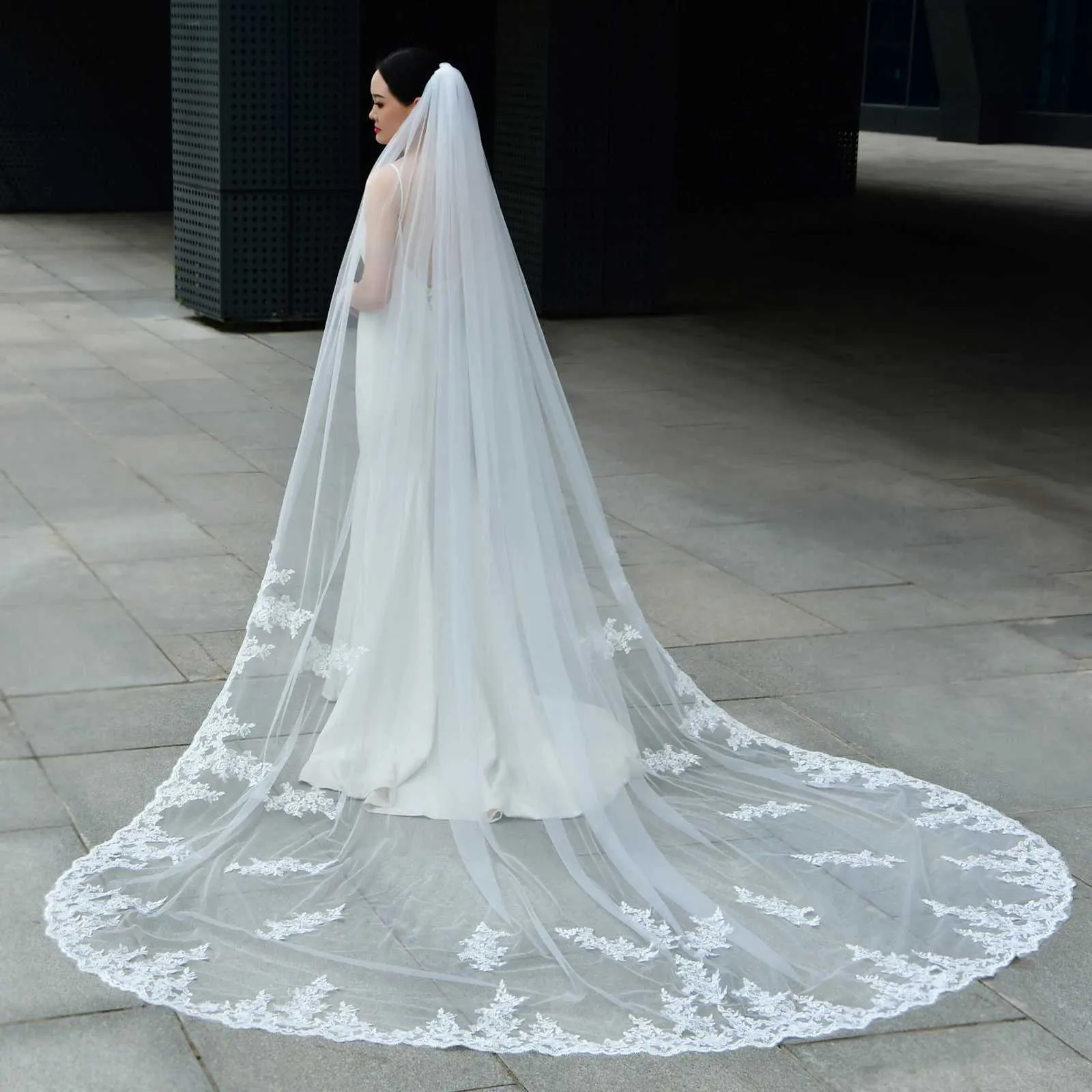 Bijoux de cheveux V67 voiles longs Style cathédrale dentelle brodée patch voile de mariage 1 niveau accessoires de robe de mariée pour_voghion.com