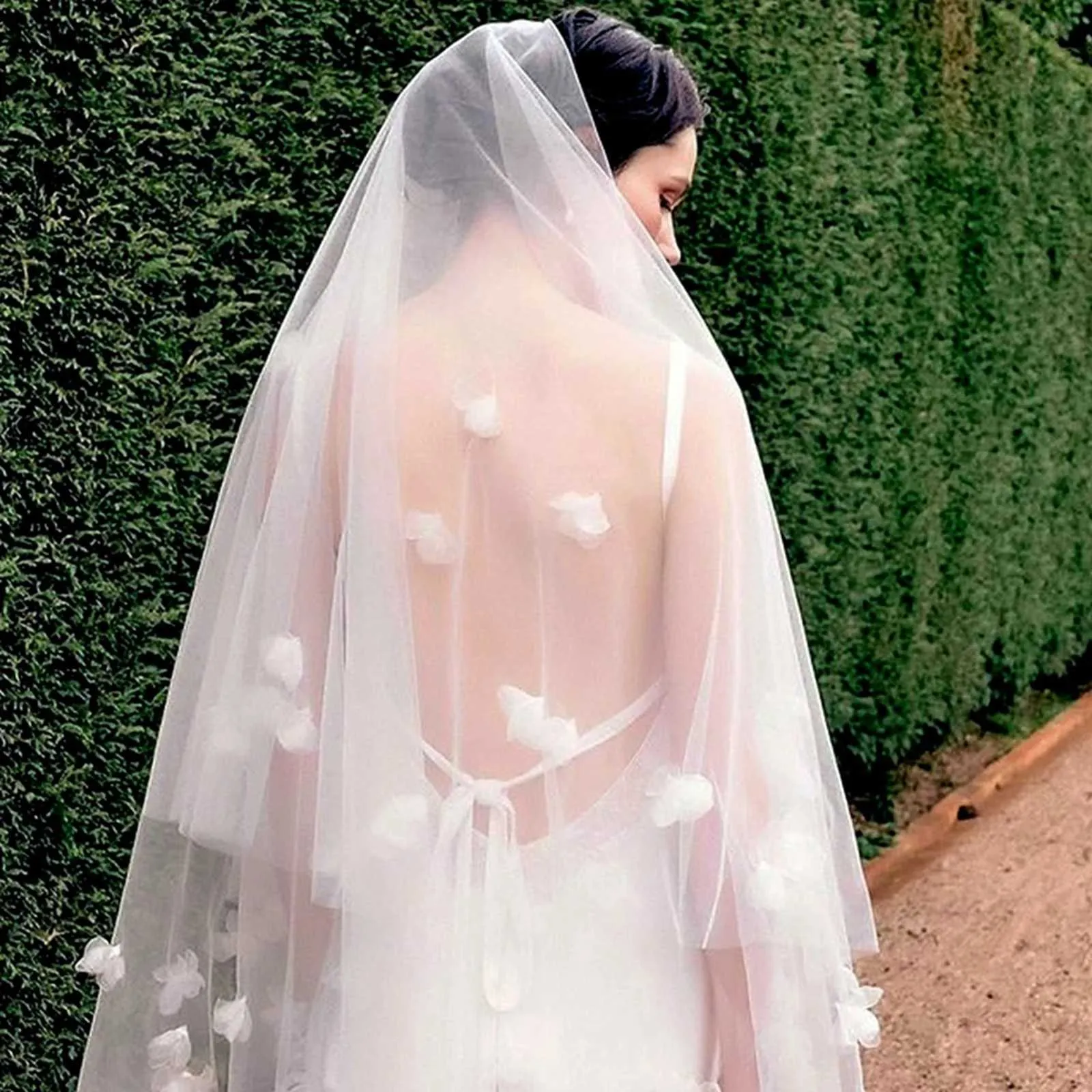 Hair Jewelry V111 2 Tier Blush Floral Wedding Veil Fabric 3D Flowers Scattered Drop Bridal Illusion with Comb Cover Face_voghion.com