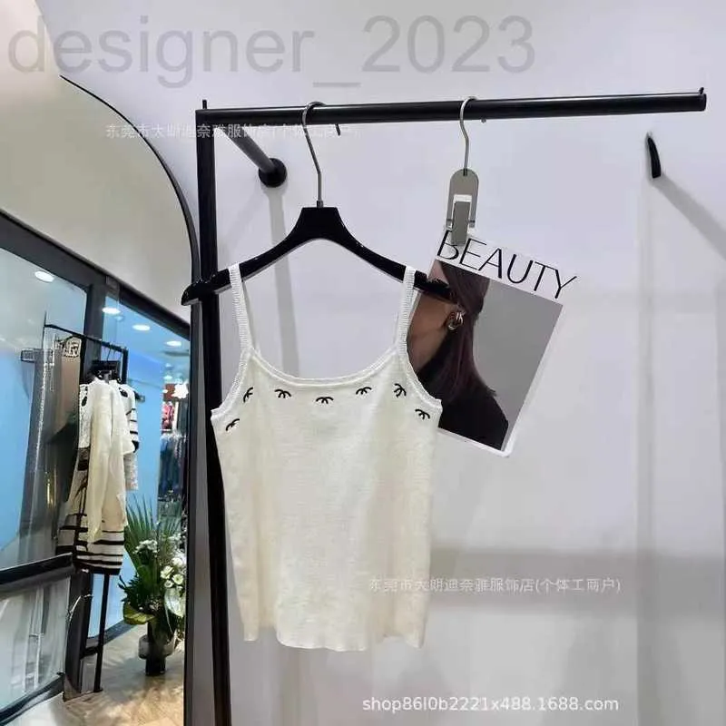 CAMISOS Tanks Designer 2024 Lente/zomer geborduurde Camisole Vest Mouwloze gebreide trui met kanten kraag en top voor vrouwen WJV2