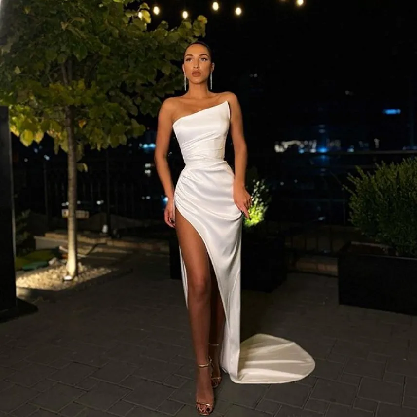 2021 Robes de bal sexy avec des robes de soirée en satin très fendues pour la fête robe formelle robe de soirée de mariage 2529