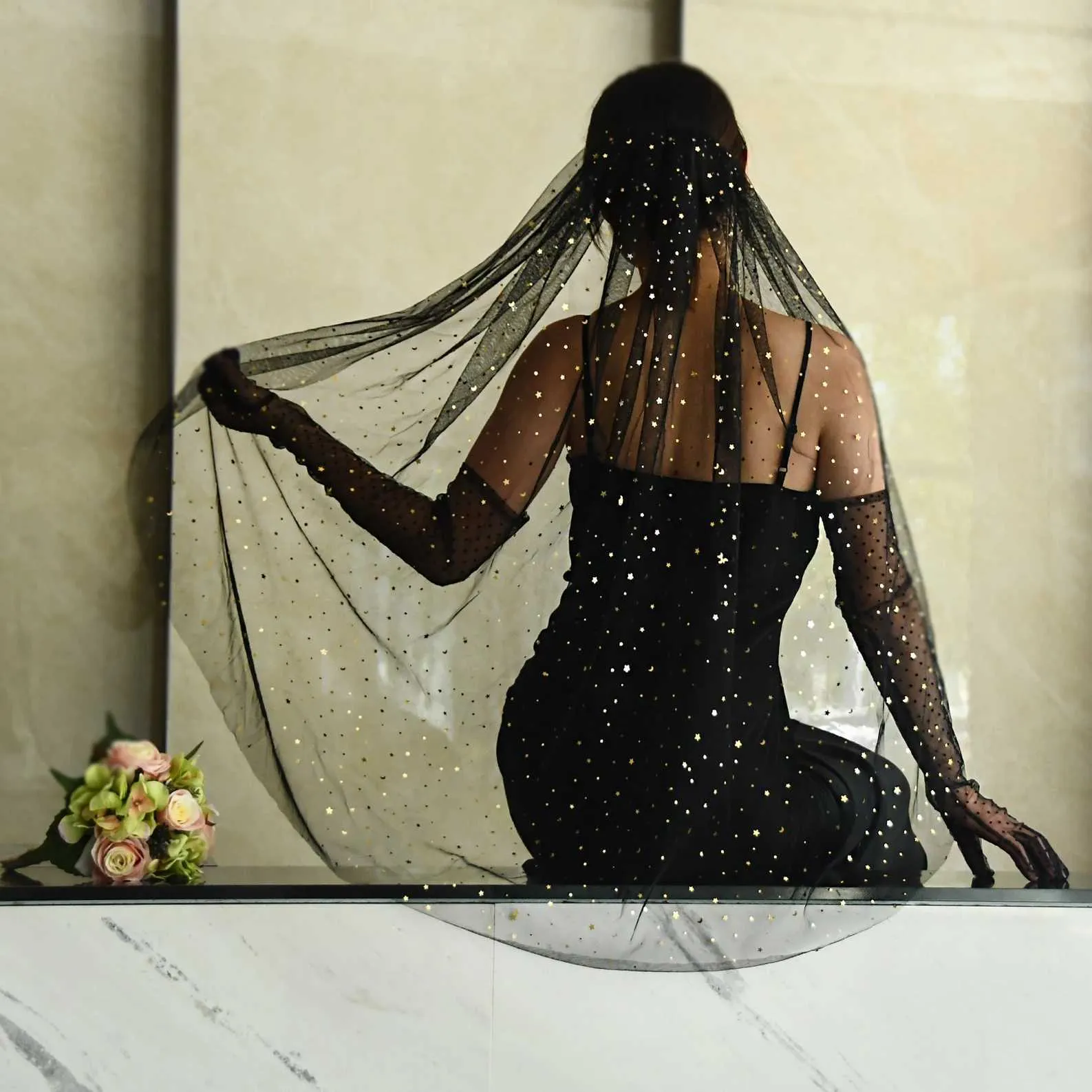 Sparkly Black Bridal Veil With Gold Star And Moon Details_voghion.com