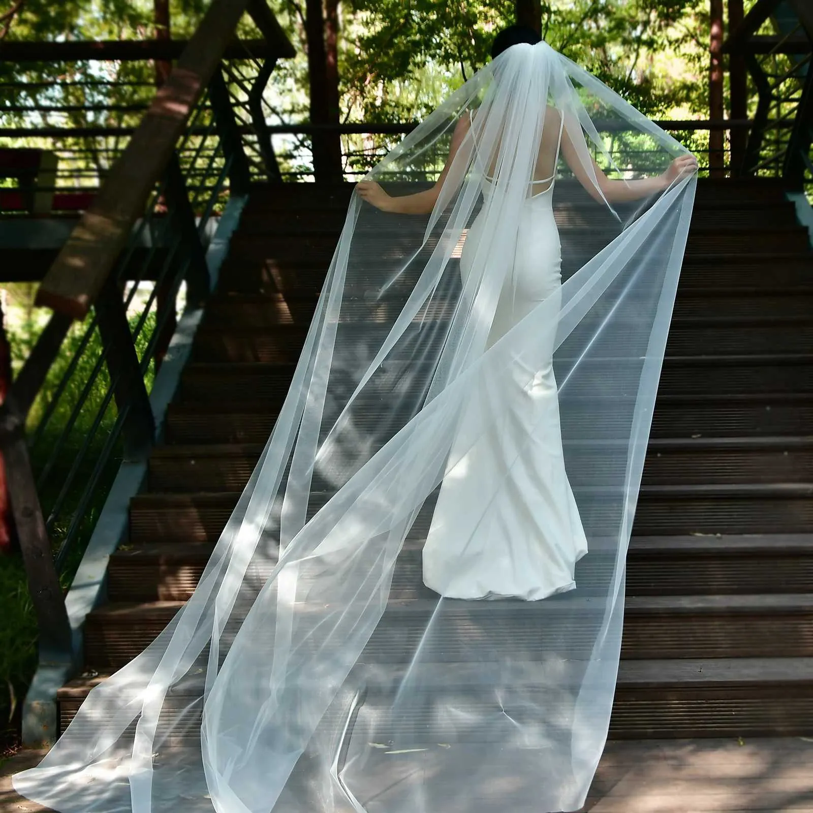 Gioielli per capelli M92 Velo lungo con pettine Velo da sposa cattedrale semplice 1 livello Bordo tagliato Sheer Soft Tulle120in Ampio matrimonio_voghion.com