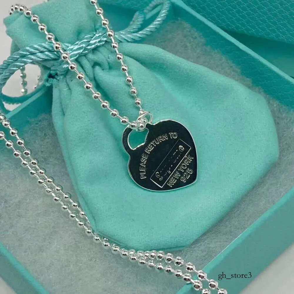 TiffanyJewelry Heart Collier Collier Designer pour femmes Jewelry Jewelry Heart High Version S925 Sterling Silver Co Collier de perle de marque est à la mode Simp 468