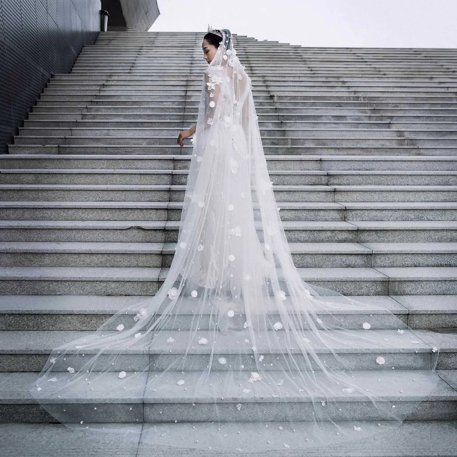 Gioielli per capelli V120 Strass larghi Velo da sposa in cristallo Fiori Perle lunghe da cattedrale Perline Accessori da sposa Illusion_voghion.com