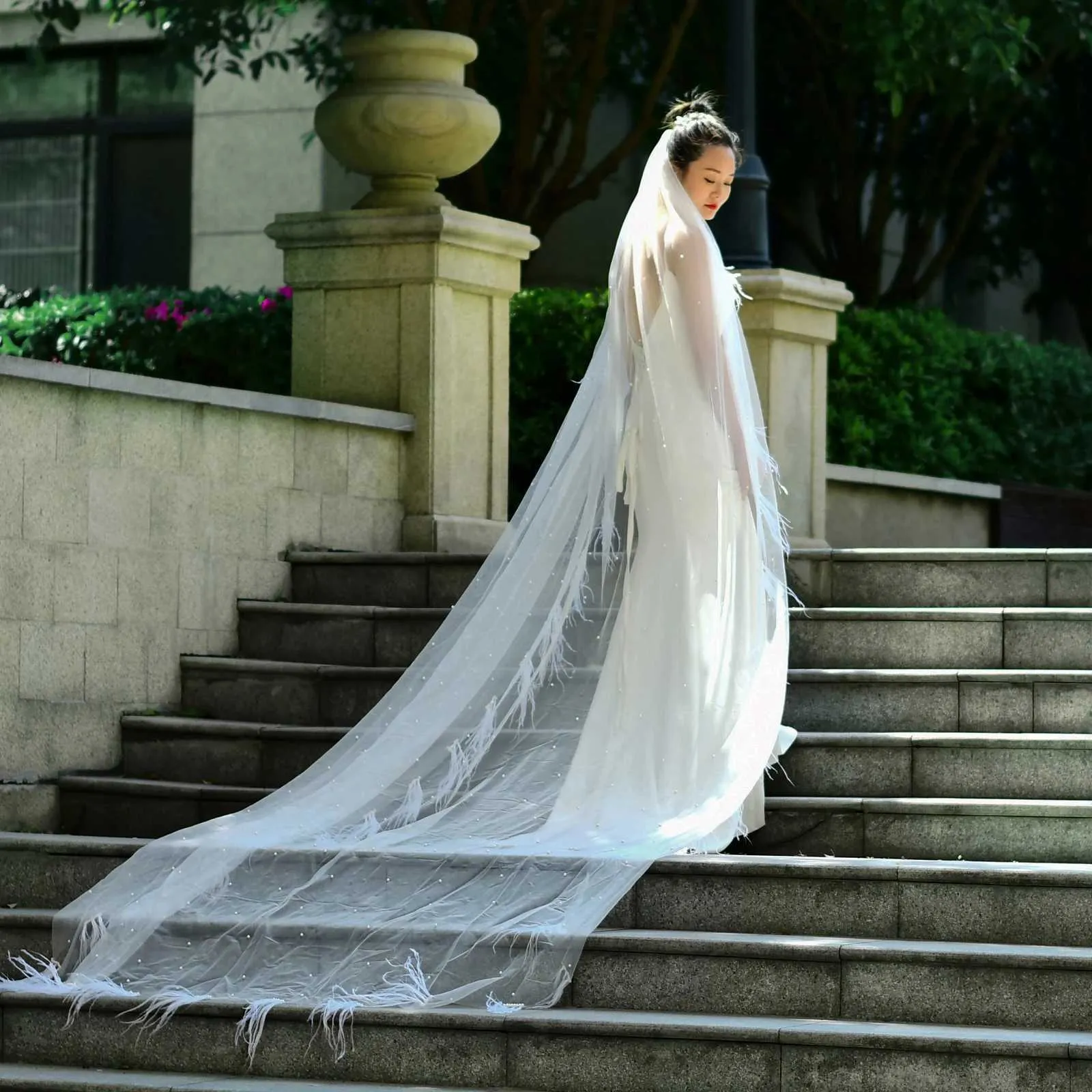 Bridal Veil Cathedral 1 Tier With Feather Beading For Wedding_voghion.com