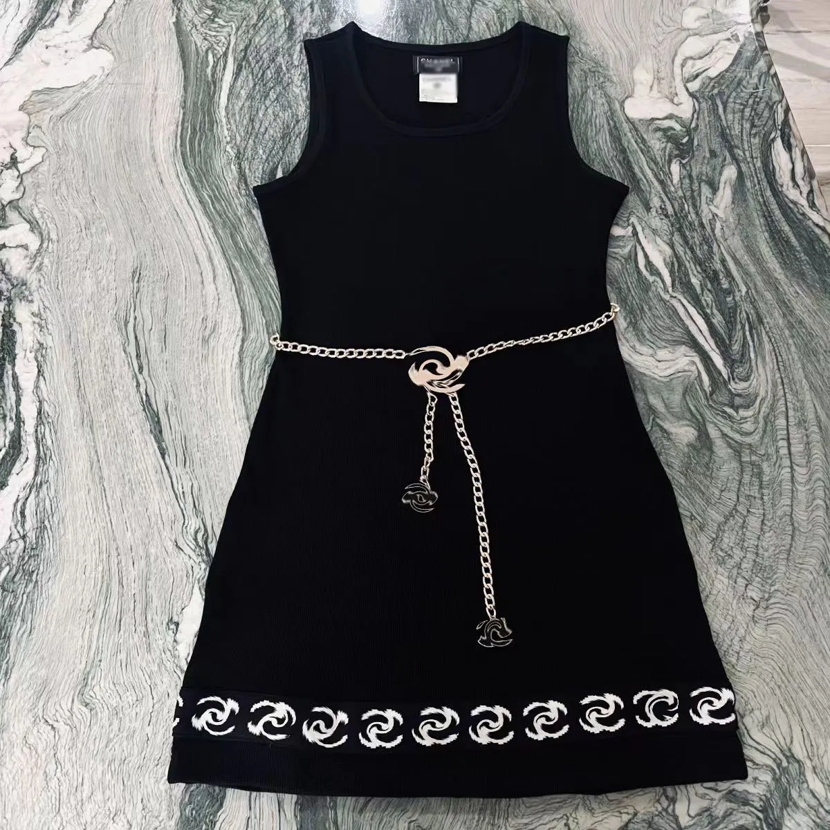 Designer kvinnlig ärmlös klänning slim-fit litterär dam med gata hip-hop kortärmad långärmad kvinna svart färg tryckt brev klänning avslappnad klänning klänning klänning