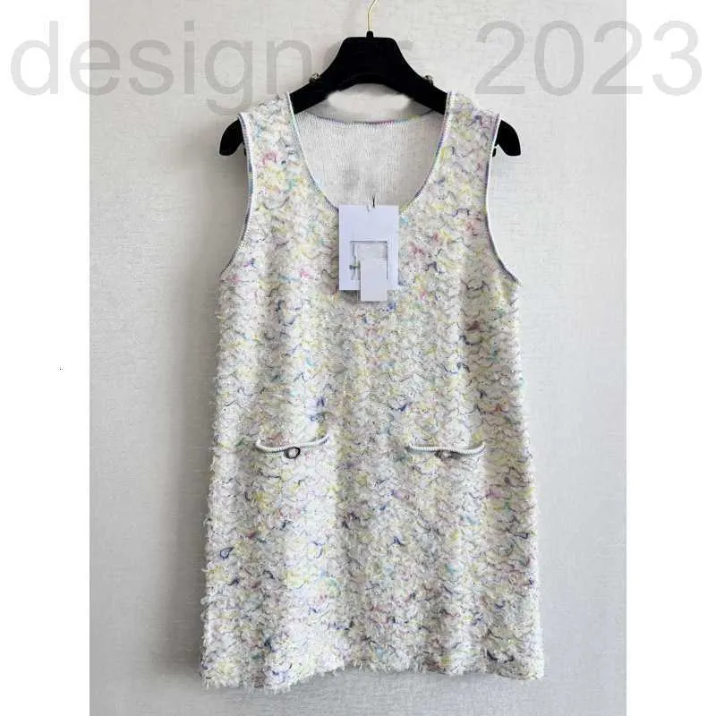 기본 캐주얼 드레스 디자이너 24 여름 제품 작은 향기로운 바람 다채로운 니트 슬리빙 드레스 trnn