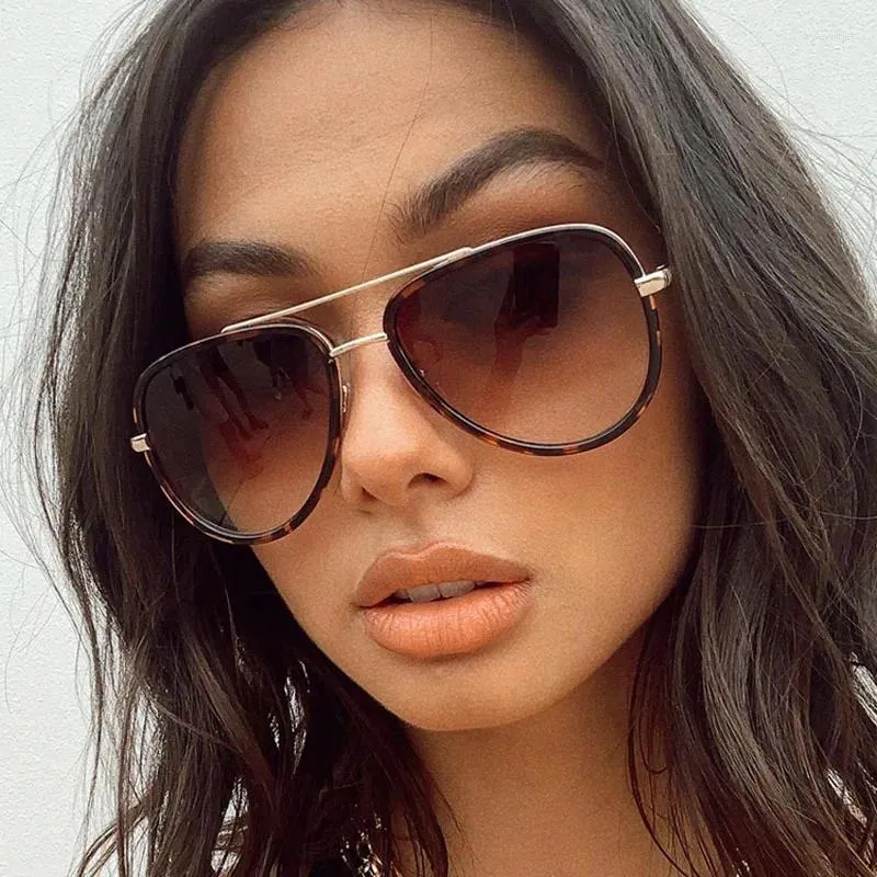 Solglasögon Fashion Metal Pilot Woman Brand Designer Manlig kvinnlig gradient Brown Leopard Sun Glasses Lady UV400 Shades