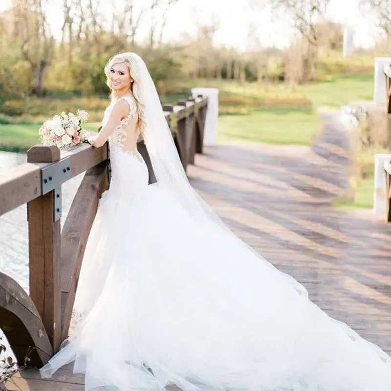 Gioielli per capelli Matrimonio elegante Classico Morbido illusione Tulle Lunghezza cattedrale Velo da sposa con pettine Veu De Noiva Longo_voghion.com