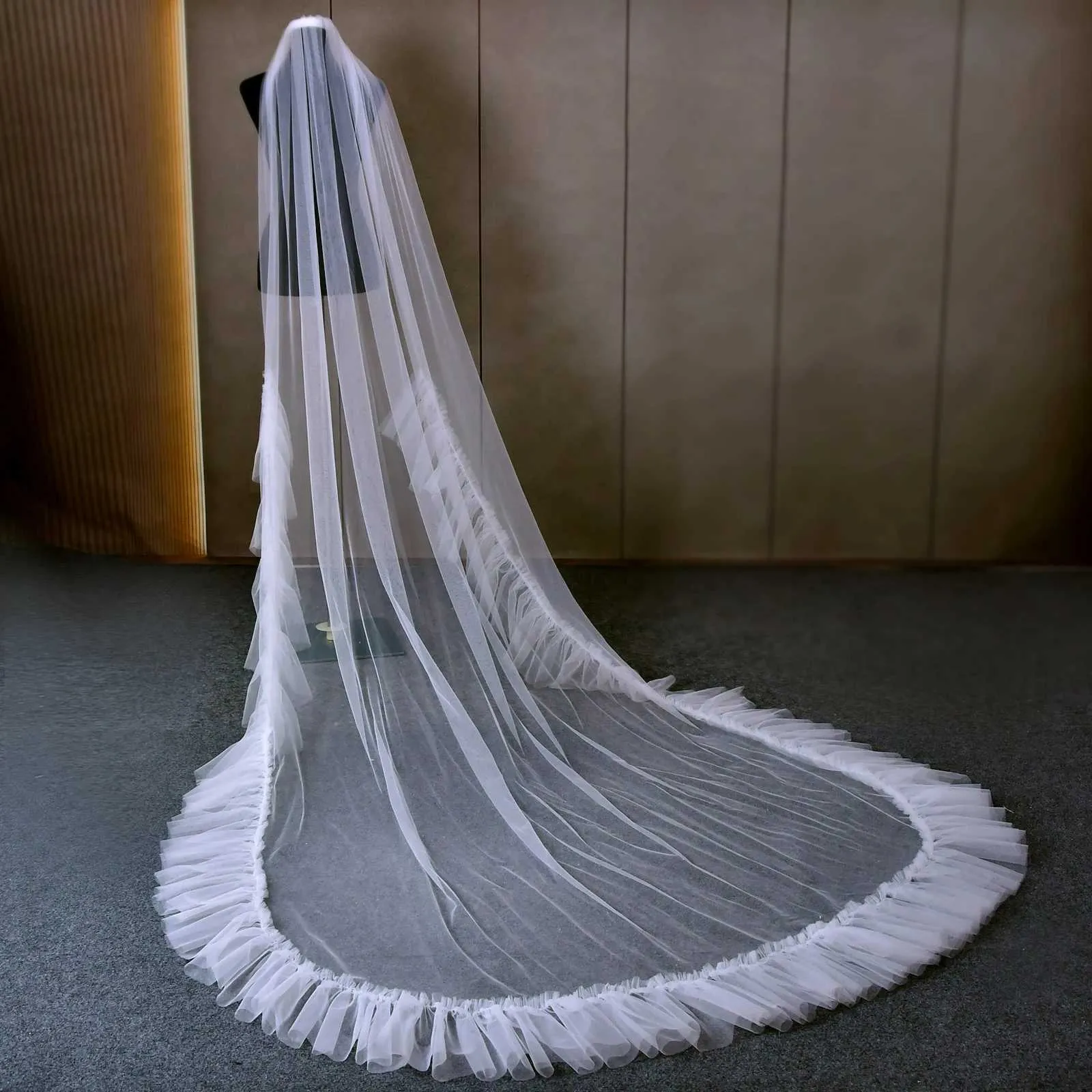 Bridal Veil Long Cathedral Wedding Veil With Comb Romantic Style_voghion.com