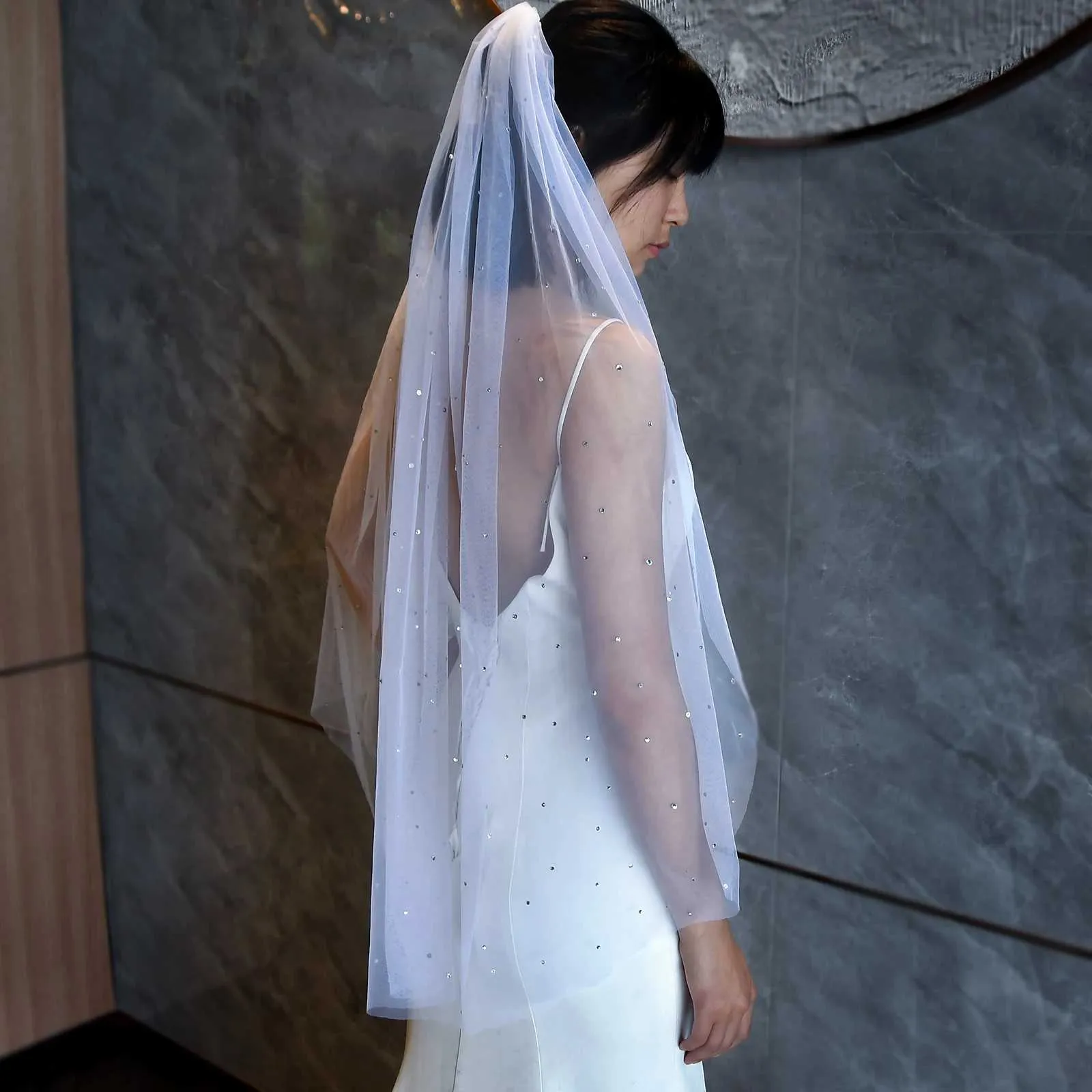 Gioielli per capelli M34 Velo corto Veli da sposa con strass Scintillanti 1 livello Cristalli Accessori da sposa in rilievo Sposa di diamanti_voghion.com