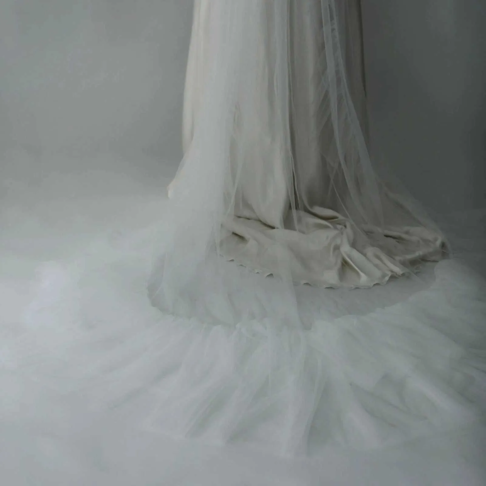 Bridal Veil Long Cathedral Wedding Veil With Comb Romantic Style_voghion.com