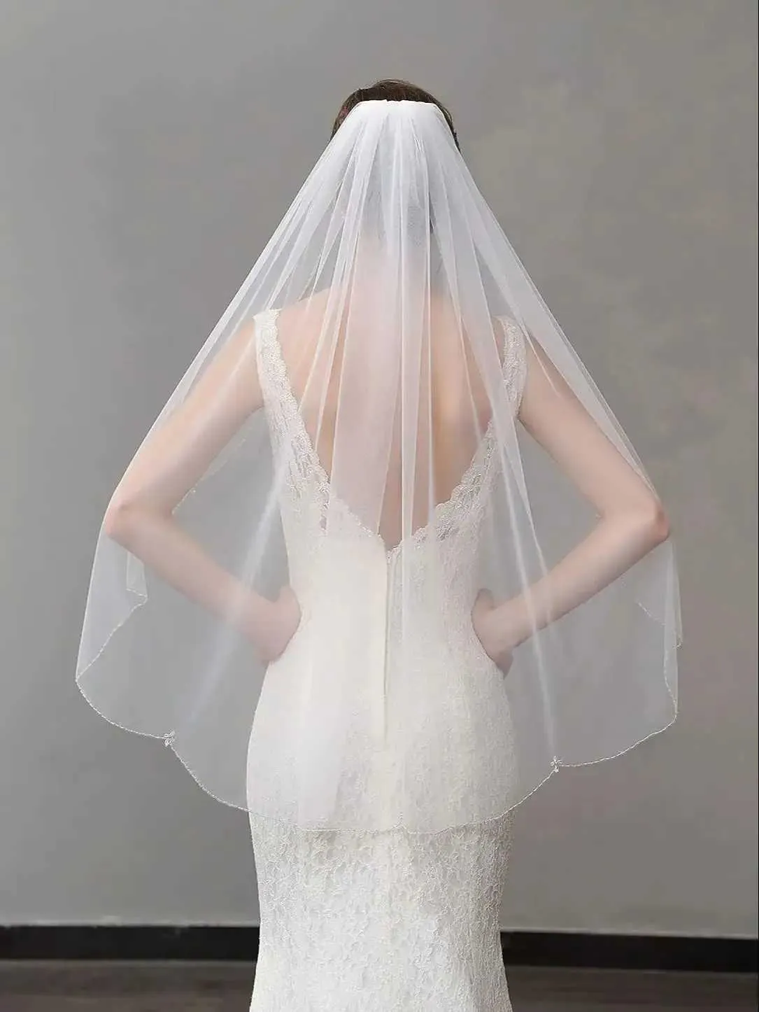 Haarschmuck v118 1T Perlen Braut Fingerspitze gewellter Rand Strass Kristall Hochzeit Schleier mit Kamm kurz elegant_voghion.com