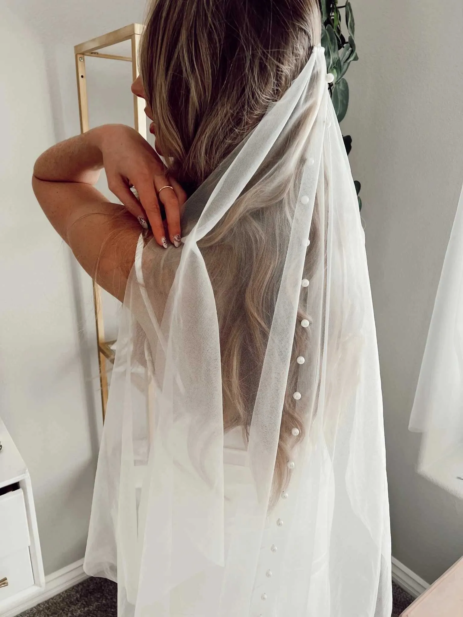 Hair Jewelry V64 Simple Pearls Bridal Veils Sheer Veil 1 Tier Cut Edge Beaded Short Soft Wedding Accessories for Bride_voghion.com