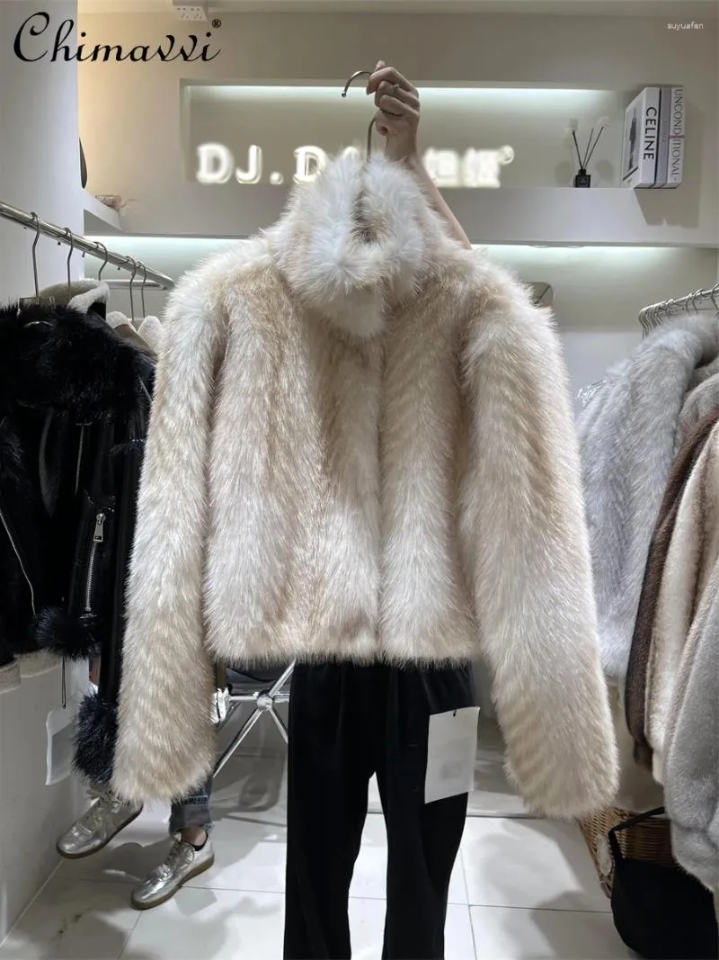 Vêtements d'hiver de fourrure pour femmes à la mode à fourrure chaude à fourrure haut de gamme