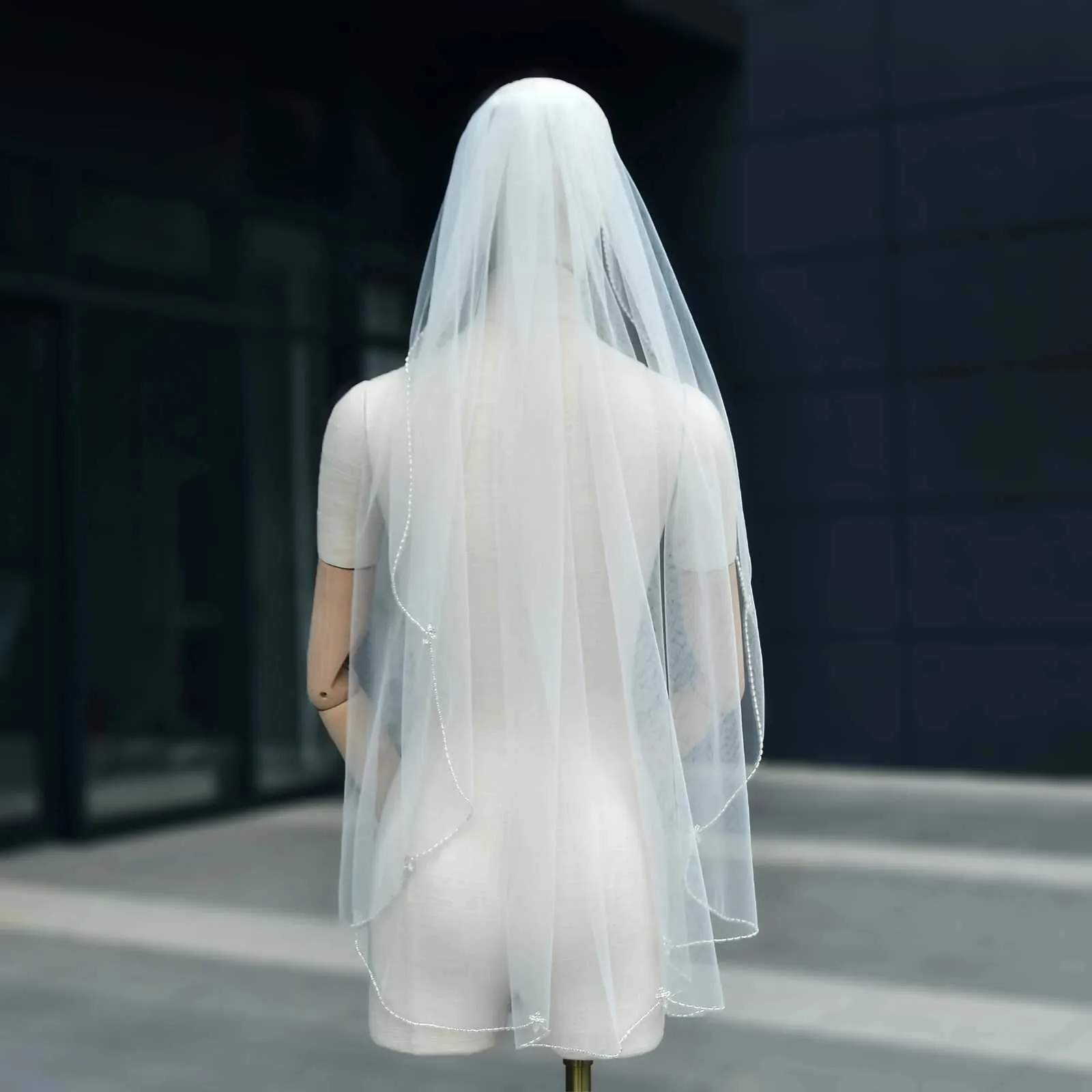 Eleganter Brautschleier Mit Perlen Und Strass Für Brautfrisuren_voghion.com