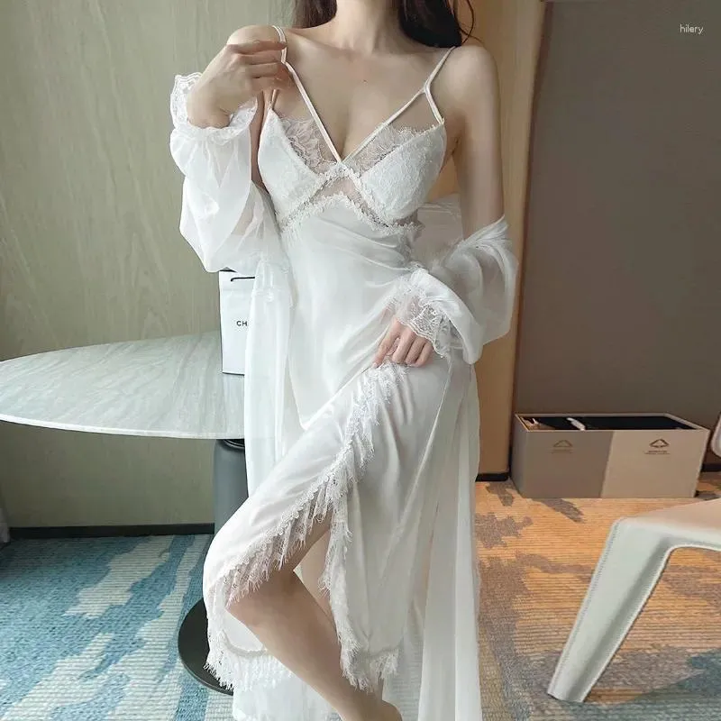 Hemkläder Långvita spetsar Nightyrobe Set Sexig Split Chemise Sleepwear Women Elegant Mesh Kimono Bathrobe Gown Hollow Out Dressing