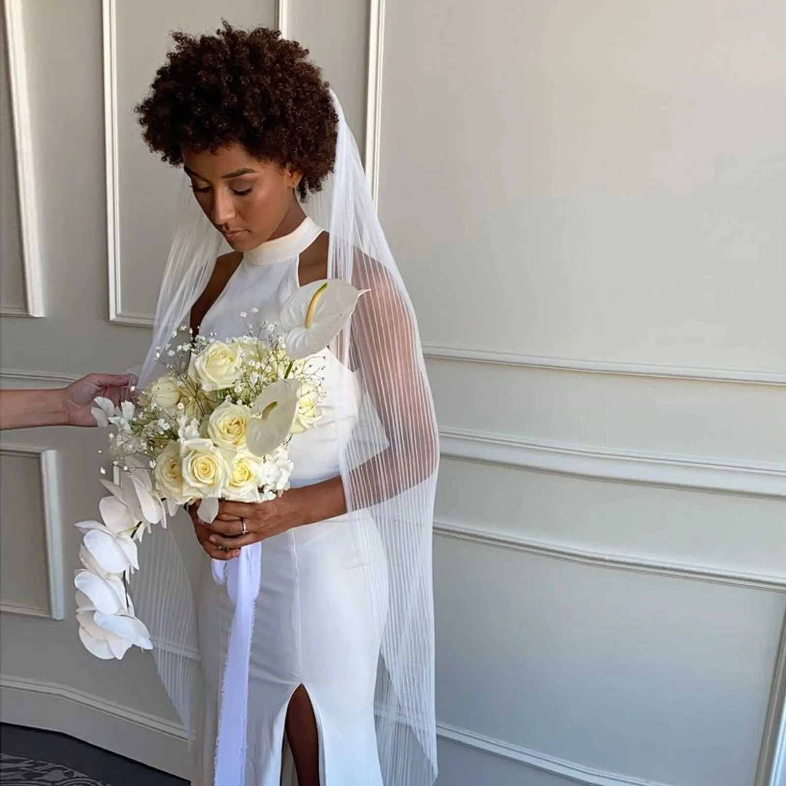 Gioielli per capelli Veli da sposa romantici 1 livello Velo rigido in organza trasparente con pettine Bordo tagliato Accessori per sposa_voghion.com