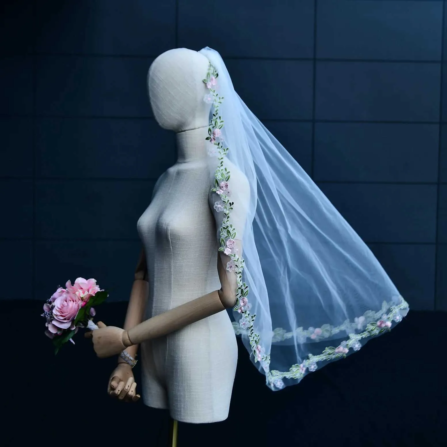 Haarschmuck Kurzer Schleier Spitzenrand Brautschleier 1 Stufe Fingerspitzenlänge Mantilla Weiche Brautkleider Zubehör für_voghion.com